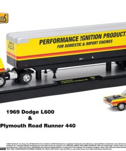 Dodge L600 1969 & Plymouth Road Runner 440 1969 Auto Hauler