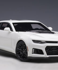 CHEVROLET CAMARO ZL1 2017 (SUMMIT W1HITE)