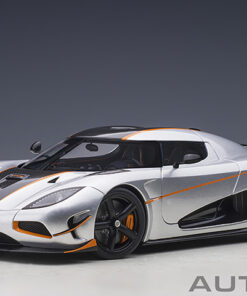KOENIGSEGG AGERA RS (MOON SILVER/BLACK ACCCENTS)