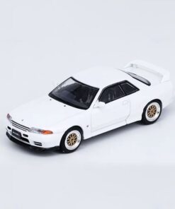 NISSAN SKYLINE GT-R (R32) Crystal White With Extra Wheels and Extra decals