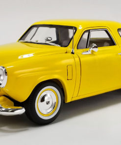 1951 Studebaker Champion amarillo